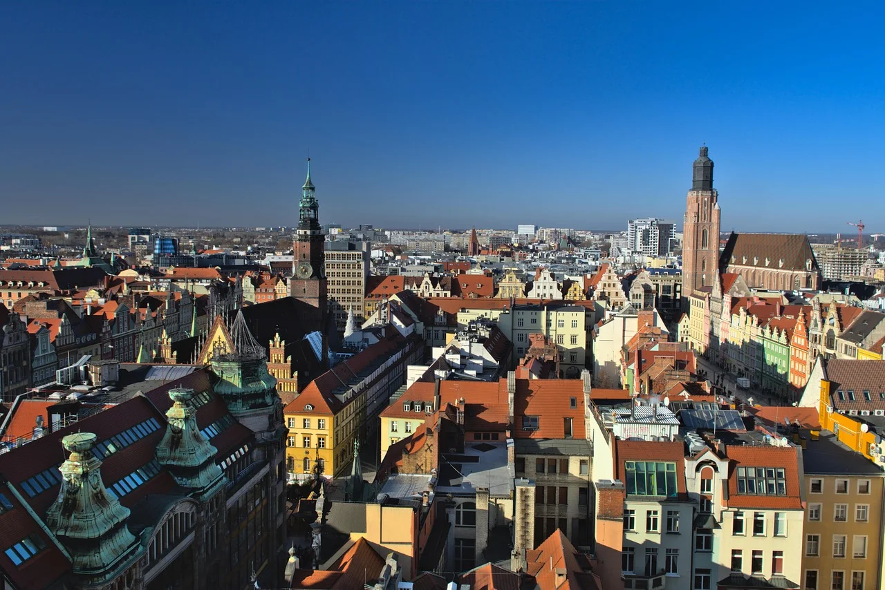 Drzwi wewnętrzne we Wrocławiu: Oto najlepsze podłogi drewniane i panele winylowe do Twojego mieszkania!