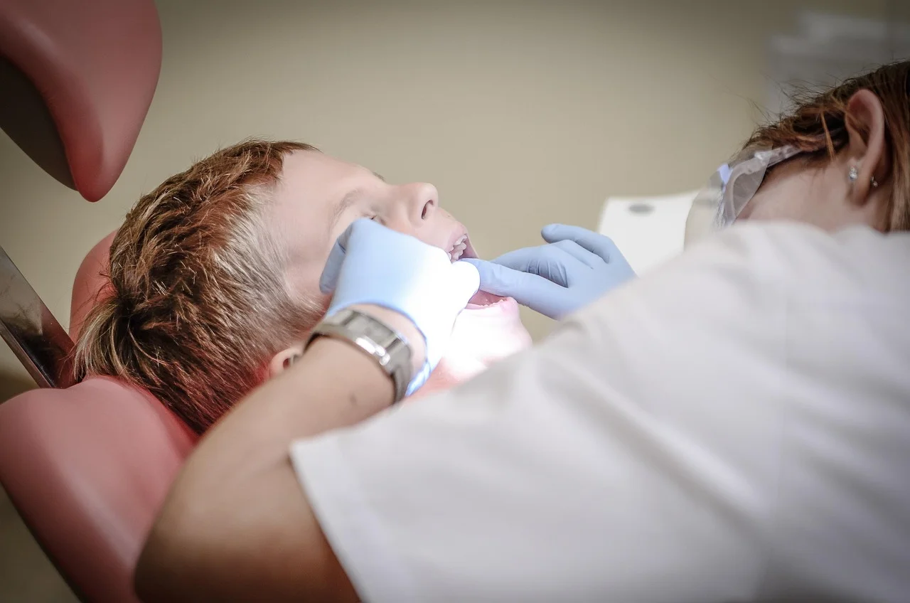 Dentysta na Mokotowie: Bonding zębów – Wszystko, co musisz wiedzieć!